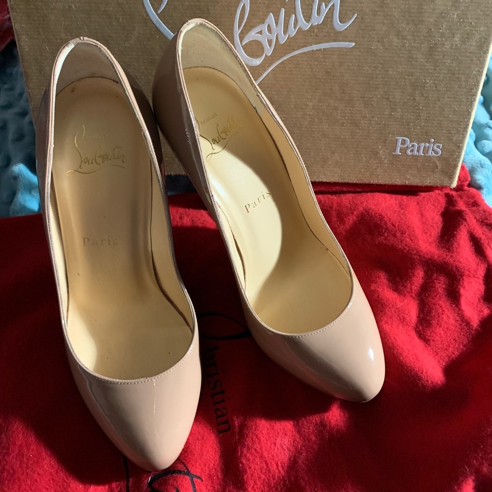 Patent leather Nude Pigalle
